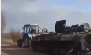 Viral: Romii din Ucraina fură un tanc rusesc cu un tractor! VIDEO
